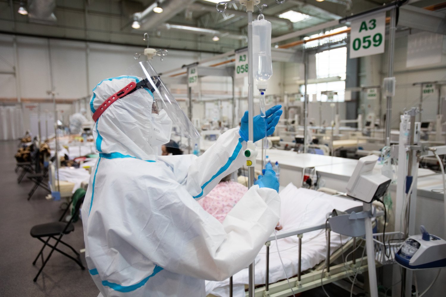 Liczba nowych zakażeń koronawirusem utrzymuje się na stabilnym poziomie.