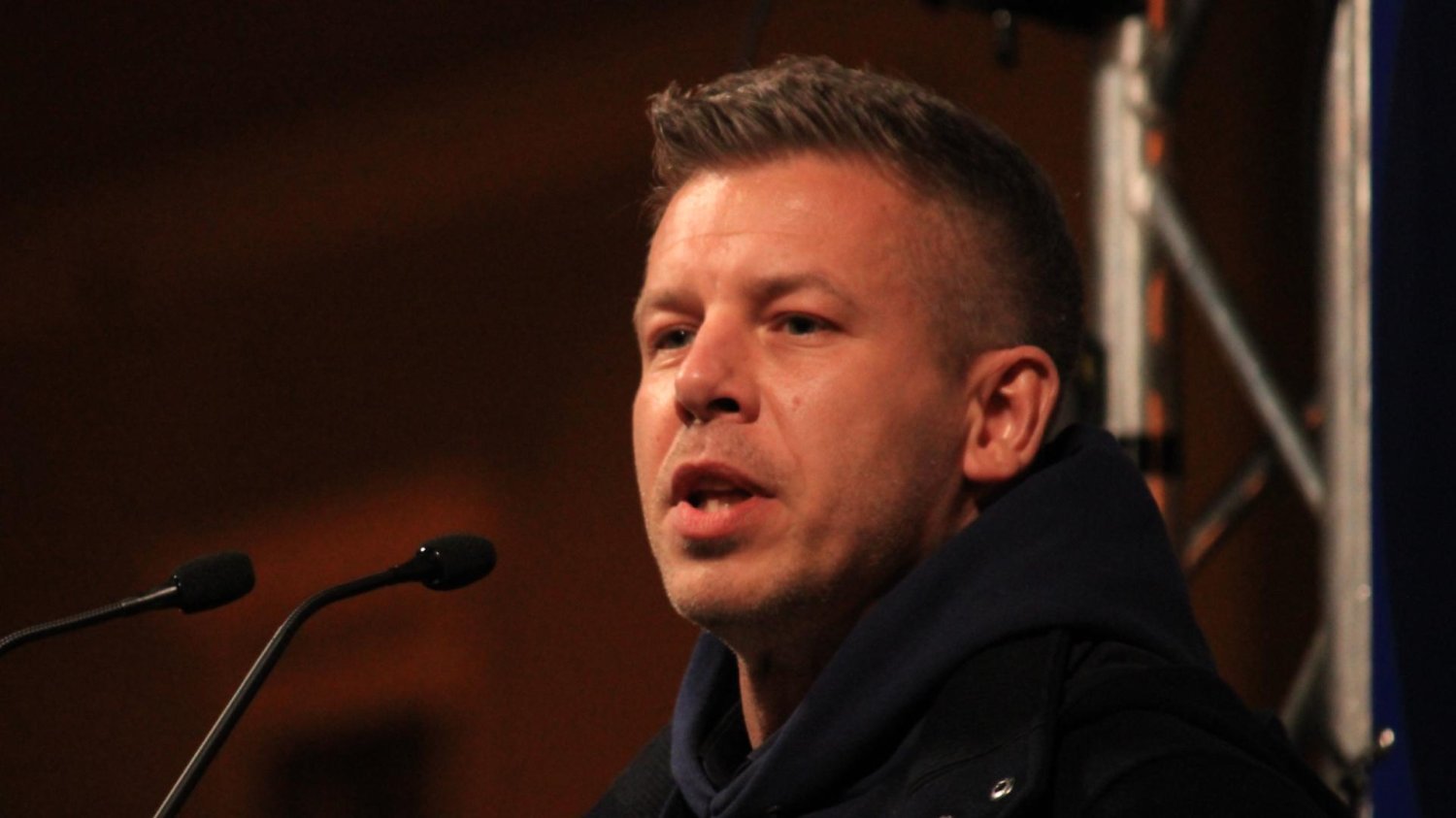 Peter Magyar z partii TISZA otrzymał gratulacje zwycięstwa od Viktora Orbana. Peter Magyar z partii TISZA otrzymał gratulacje zwycięstwa od Viktora Orbana.