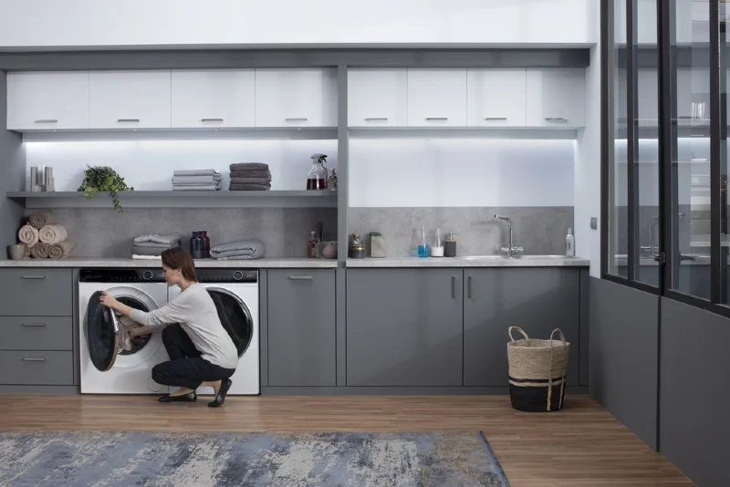 Haier, od wielu lat światowy lider rynku AGD na świecie, wypuścił innowacyjną linię produktów do prania i suszenia, dzięki której użytkownik może odświeżyć marynarki, garsonki, koszule, a nawet sztuczne futra bez wychodzenia z domu