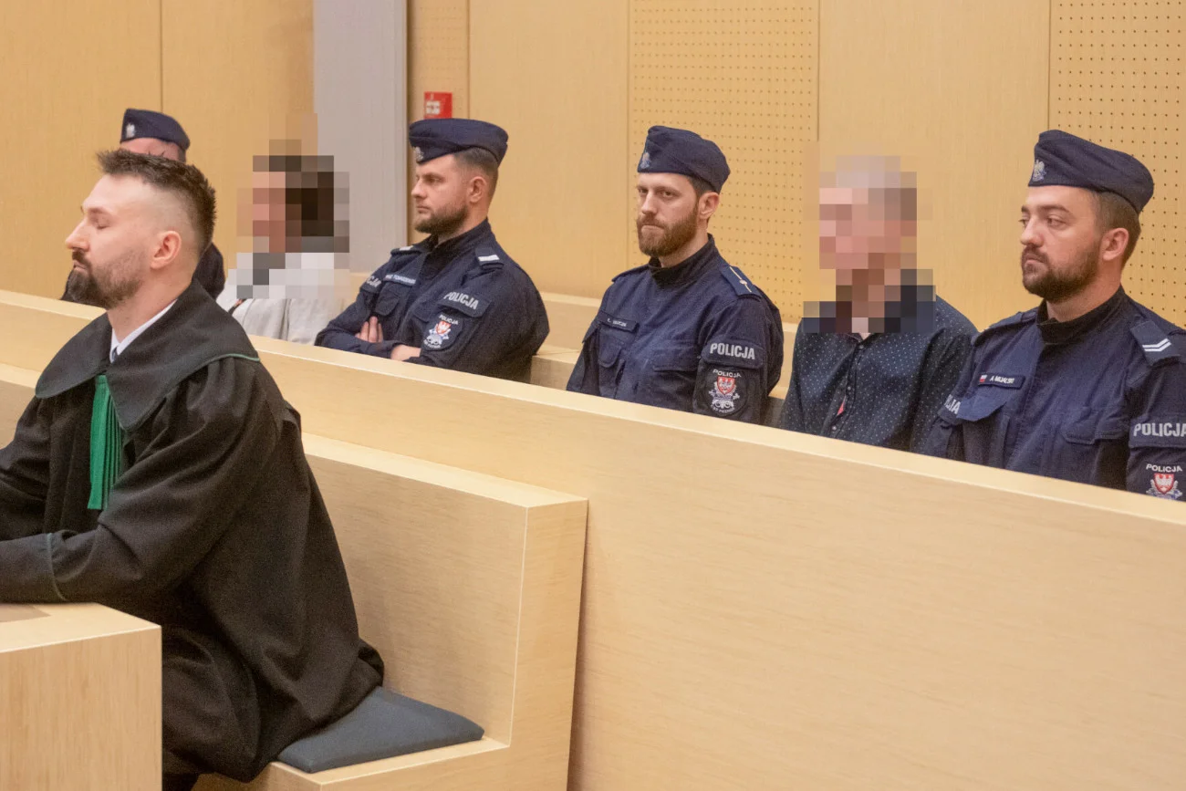 Przed Sądem Okręgowym w Poznaniu ruszył proces Pauliny K. i Alana O., oskarżonych o porwanie i zgwałcenie 14-latki Przed Sądem Okręgowym w Poznaniu ruszył proces Pauliny K. i Alana O., oskarżonych o porwanie i zgwałcenie 14-latki