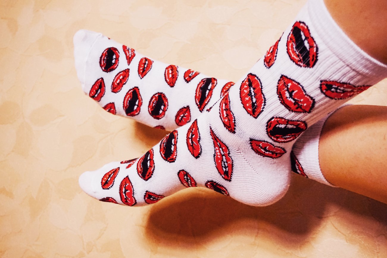 Ściągasz skarpetki podczas seksu? To największy błąd, jaki możesz popełnić