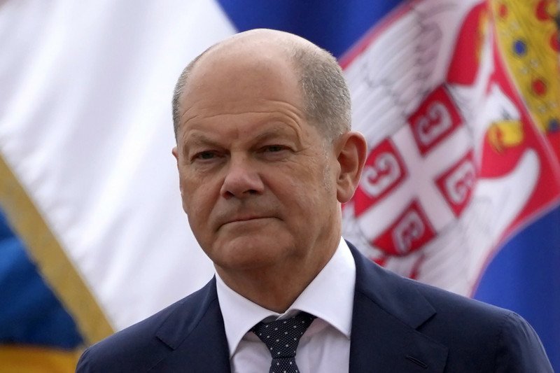 Olaf Scholz apeluje o solidarność w Belgradzie. "Sankcje nie znikną, gdy ucichną wystrzały"