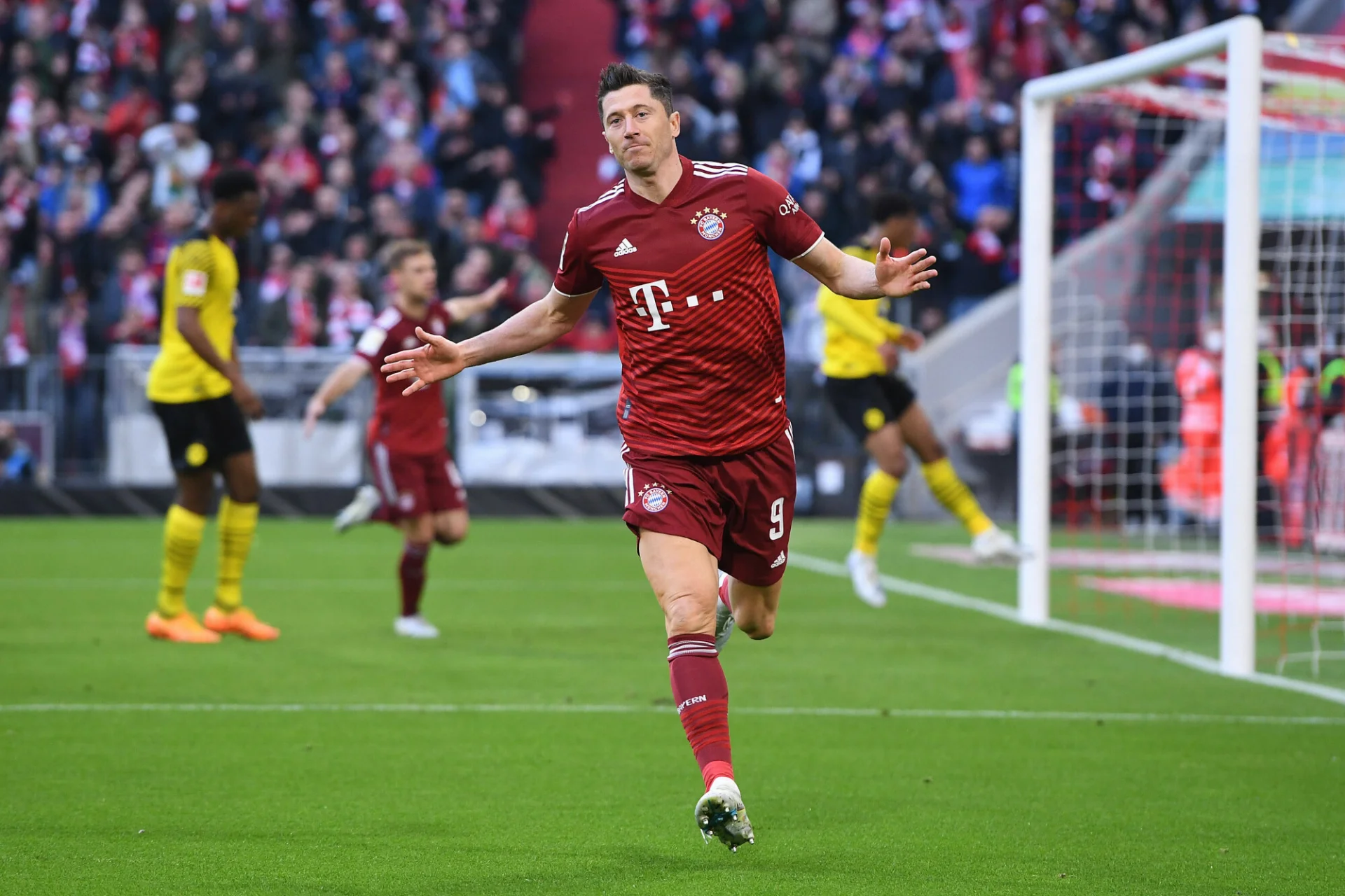 Robert Lewandowski po raz kolejny strzelił bramkę Borussii Dortmund, jego trafienie pozwoliło wygrać i wziąć tytuł.