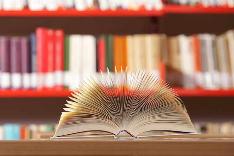 Coraz mniej osób czyta książki