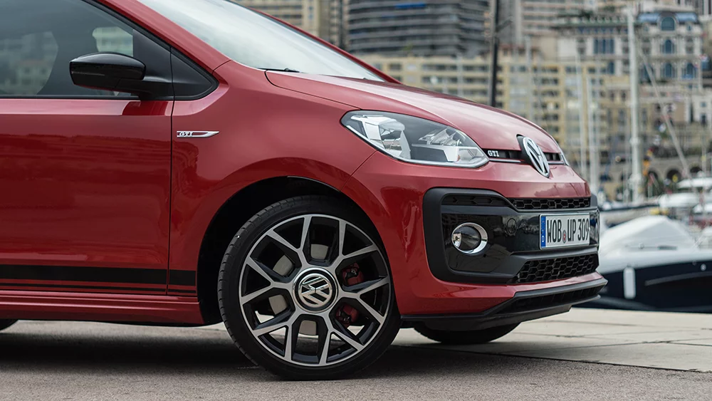 Up! GTI ma bardzo zadziorny zderzak.