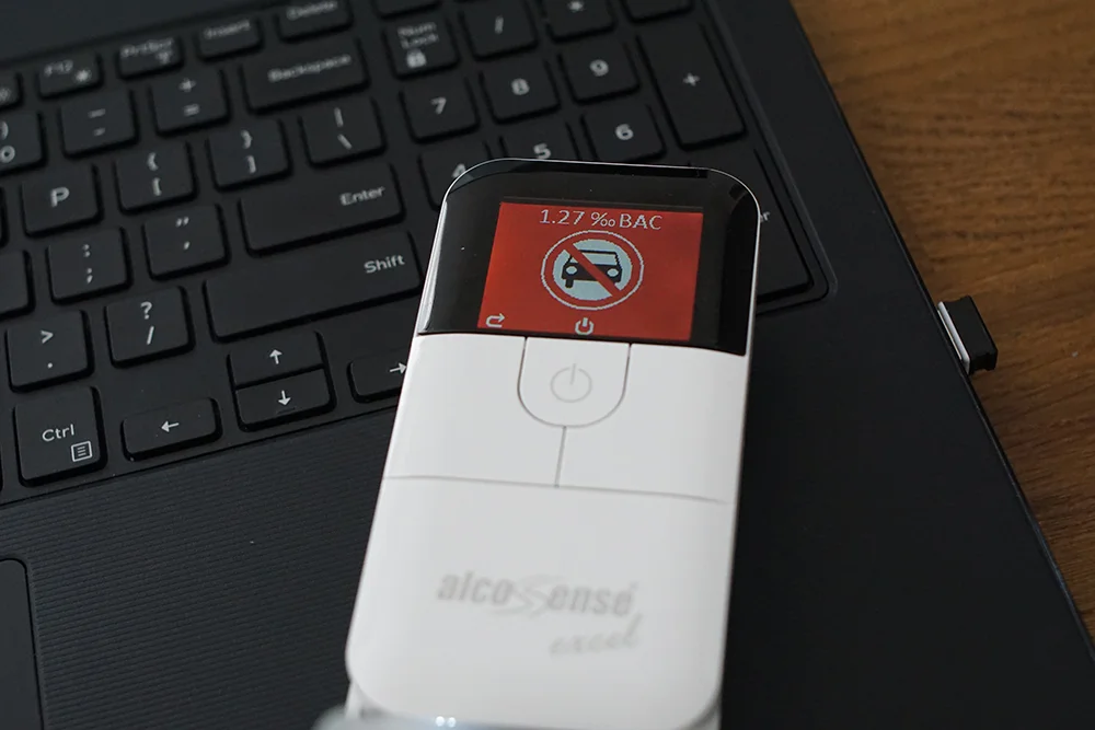 Porównałem internetowe alkomaty z prawdziwym alkomatem.