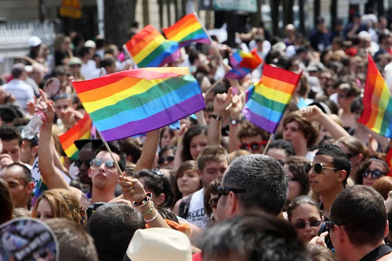 Francja to czternasty kraj świata, który zalegalizował małżeństwa homoseksualne.