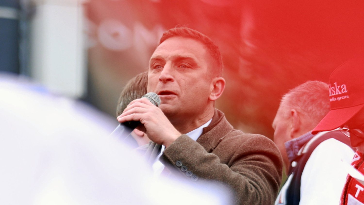 Szokujące ustalenia ws. przemytu migrantów do Niemiec. Padła nazwa ruchu Bąkiewicza To Polacy przemycili migrantów? Podejrzenia padają na grupę od Bąkiewicza