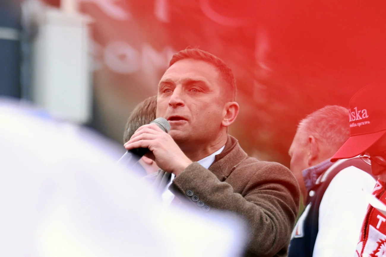 To Polacy przemycili migrantów? Podejrzenia padają na grupę od Bąkiewicza