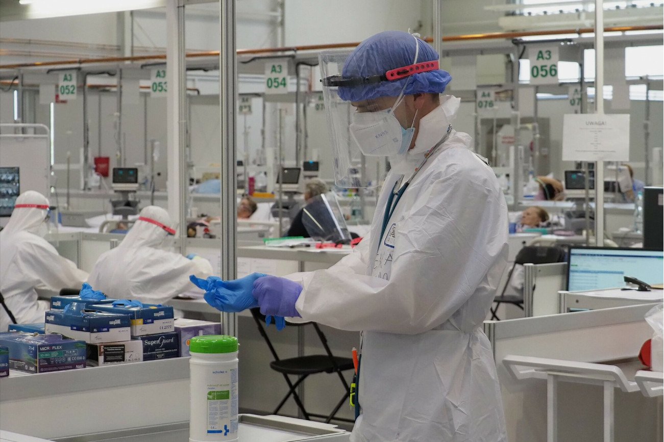 Szpitale covidowe na Podlasiu są już prawie zapełnione.