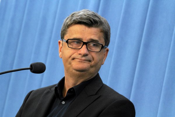 Janusz Palikot powołuje się na sondę uliczną ewybory.eu i zapowiada II turę.