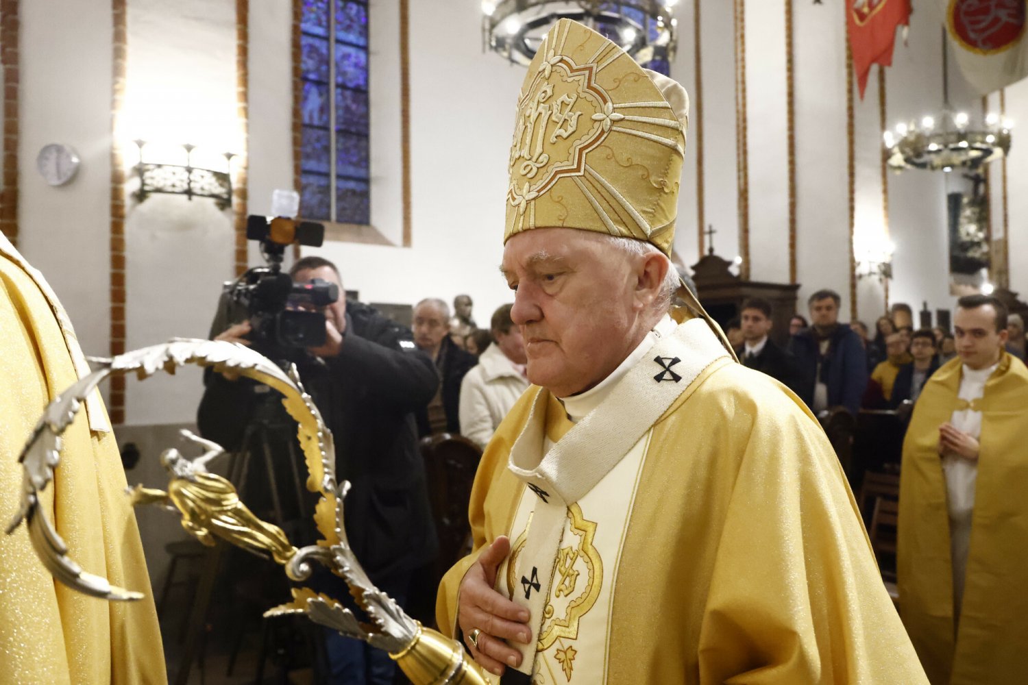 Kardynał Kazimierz Nycz krytykuje aborcję i antykoncepcję.