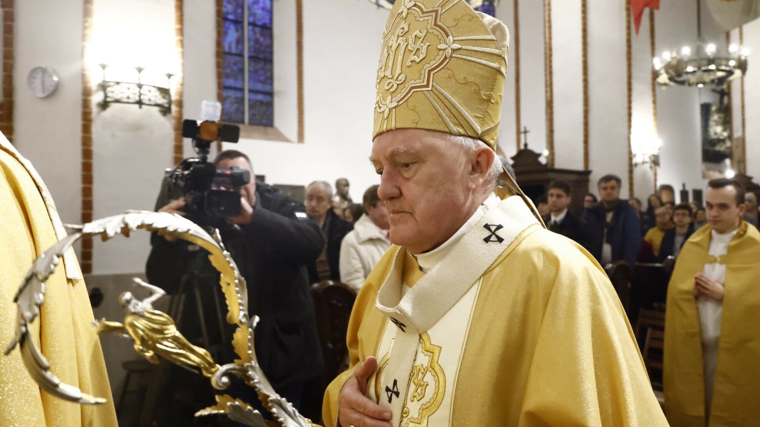 Kardynał Kazimierz Nycz krytykuje aborcję i antykoncepcję.