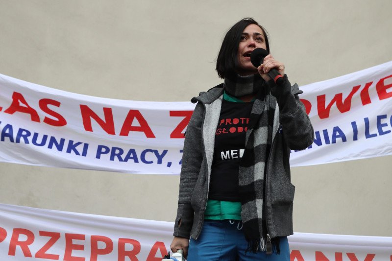 Katarzyna Pikulska jest liderką protestu medyków. TVP wyemitowało kłamliwy materiał, który miał ją zdyskredytować w oczach społeczeństwa.