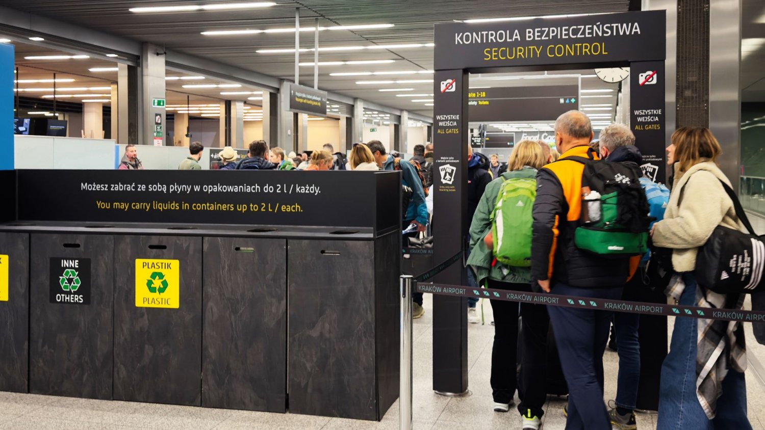 Lotnisko w Krakowie szukało ochotników na nocną akcję. Wystarczyło 9 godzin