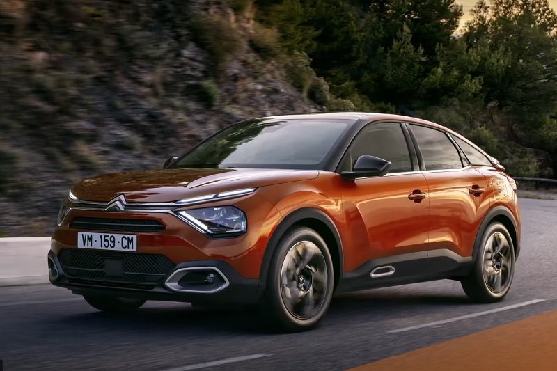 Citroen pokazał światu dwa modele, które idealnie wpisują się w rynkowe trendy. Za nami premiera C4 oraz elektrycznego e-C4.