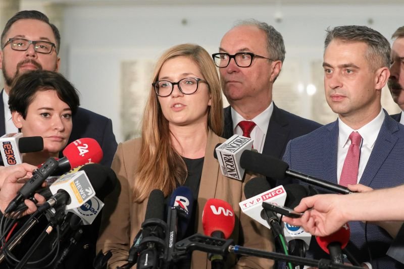 Projekt "Zatrzymaj aborcję" ominie komisję Magdaleny Biejat - podał portal oko.press.