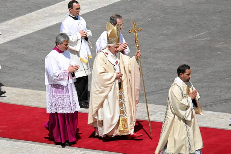Papież Benedykt XVI podczas beatyfikacji Jana Pawła II