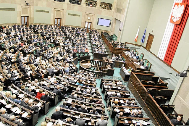Wielki powrót z wakacji. Posłowie dostaną nowe tablety i 26 mln zł odprawy