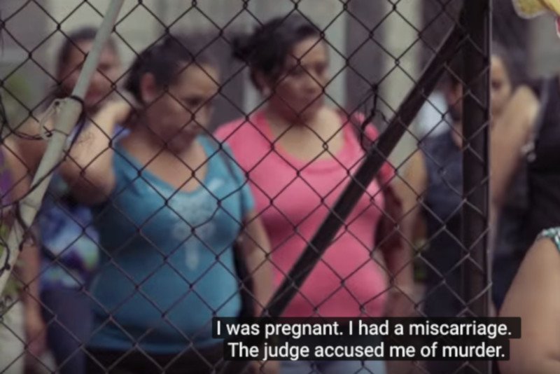 Salwador to jeden z kilku krajów świata, gdzie obowiązuje bezwzględny zakaz aborcji. Na zdjęciu – kadr z nagrania "The Guardian".