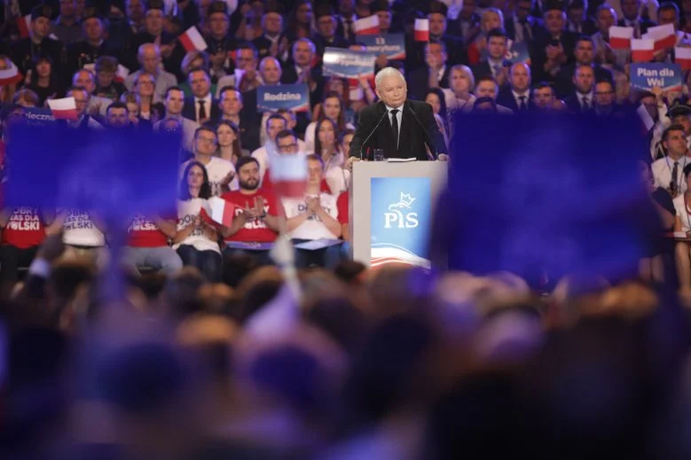 Gdy w Lublinie trwała konwencja PiS, oddział dolnośląski partii zamieścił wpis na FB z pewnym fotomontażem.