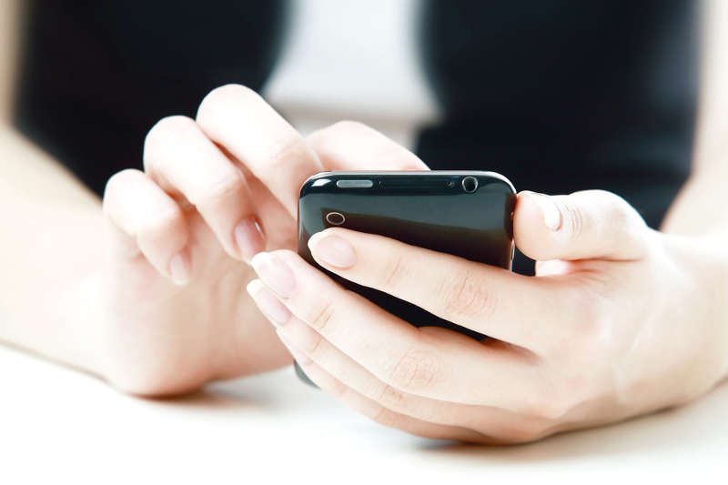 Polska firma NTT System w grudniu wypuści na rynek swojego [url=http://shutr.bz/1cXAsYX]smartfona[/url]. Sprzęt na zdjęciu to NIE N-phone