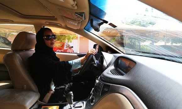 Mimo że saudyjskie Ministerstwo Spraw Wewnętrznych zeszłoroczny strajk ogłosiło nielegalnym, kobiety wsiadły do samochodów!