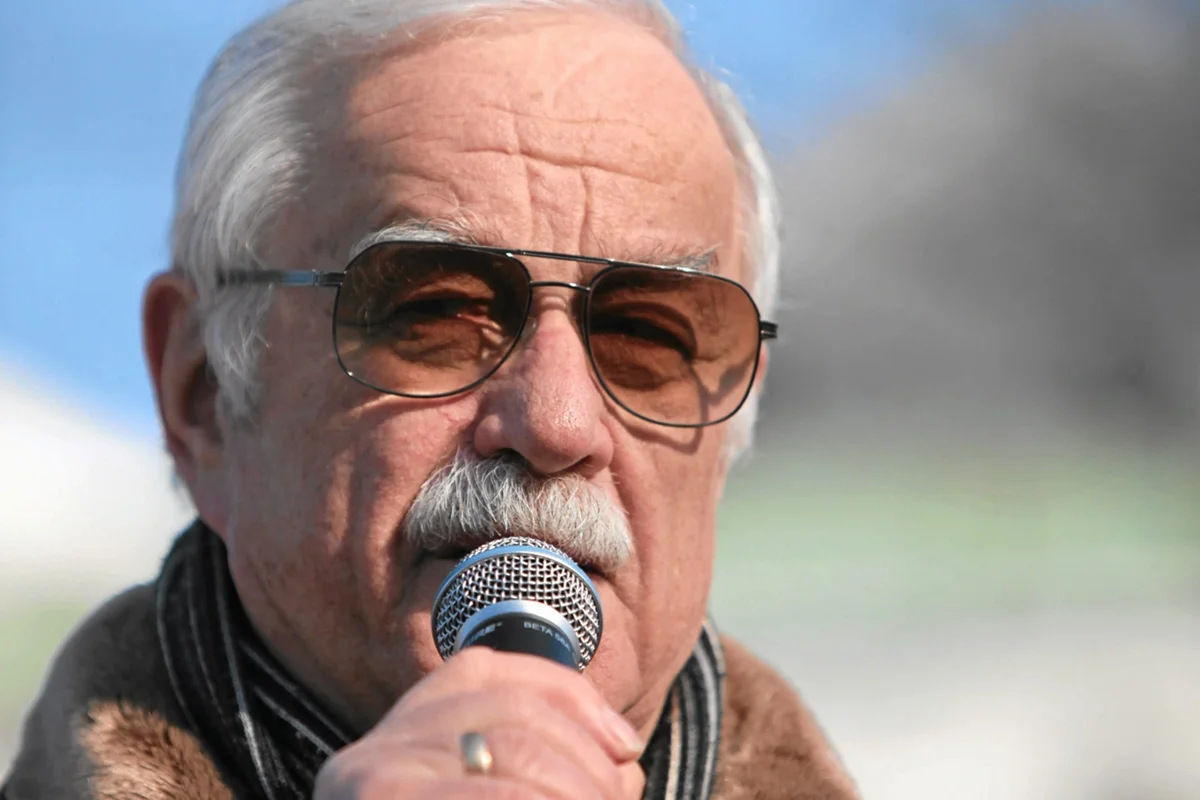 Jan Pietrzak podczas akcji protestacyjnej przeciwko nowelizacji ustawy o szkolnictwie wyższym (02.03.2011)