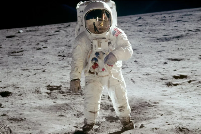 W tym roku obchodzimy 50. rocznicę lądowania człowieka na Księżycu. Na zdjęciu astronauta Buzz Aldrin stąpający po powierzchni Srebrnego Globu w dniu 20 lipca 1969