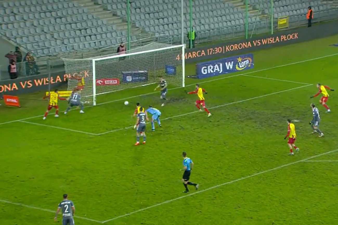 W tej sytuacji Michał Nalepa nie zdołał skierować piłki do siatki. Trudno było sobie to wyobrazić, a jednak...
