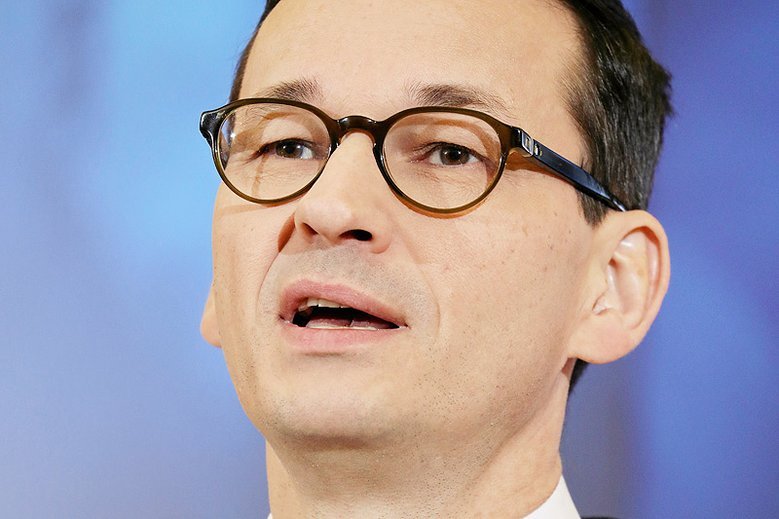 Tym razem PiS odrobinę traci w sondażu CBOS, ale i tak ma dużą przewagę nad opozycją.