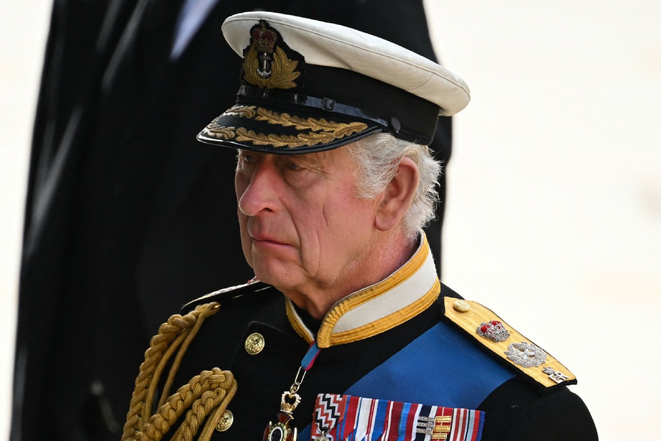 Król Karol III bez korony. Ujawniono pierwszą monetę