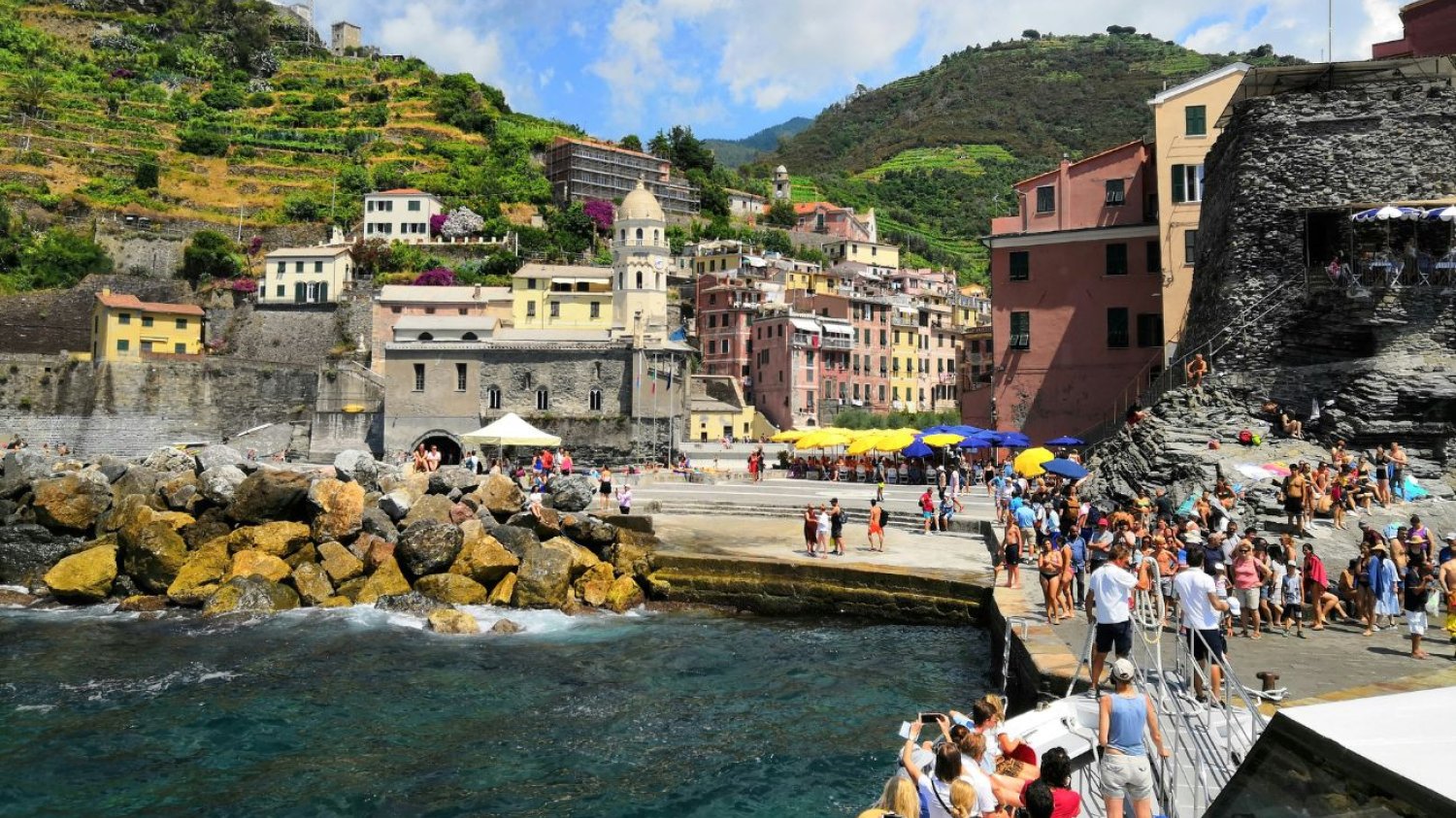 Vernazza we Włoszech Vernazza we Włoszech zakazuje robienia selfie