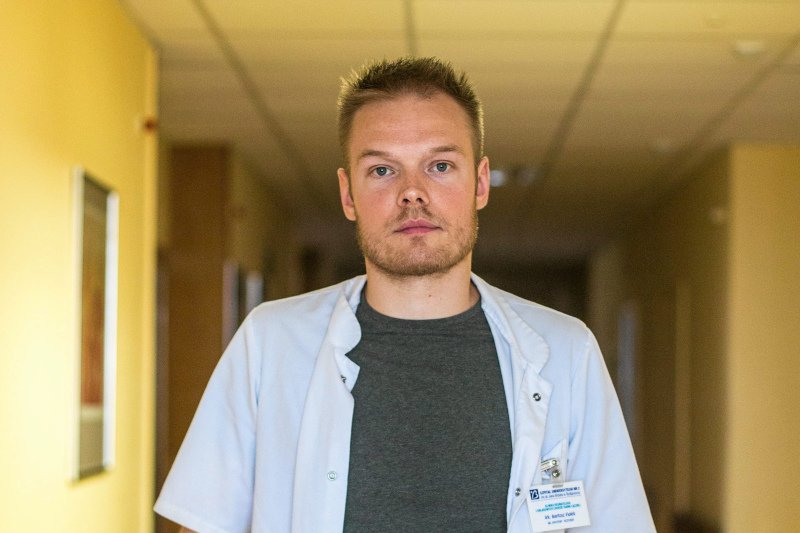 Bartosz Fiałek otrzymuje codziennie kilkadziesiąt wiadomości od lekarzy, którzy opowiadają o tym, jak wygląda praca w czasie epidemii. Większość woli zostać anonimowa.