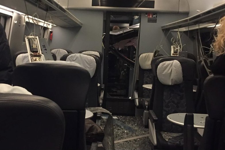 Na moście Storebaeltsbroen w Danii doszło do wypadku kolejowego, w którym zginęło co najmniej sześć osób.