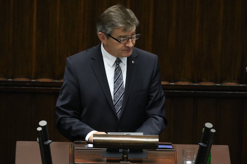 Marek Kuchciński odniósł się do zachowania protestujących po tym, jak próbowali utrudnić wyjście Kornelowi Morawieckiemu.