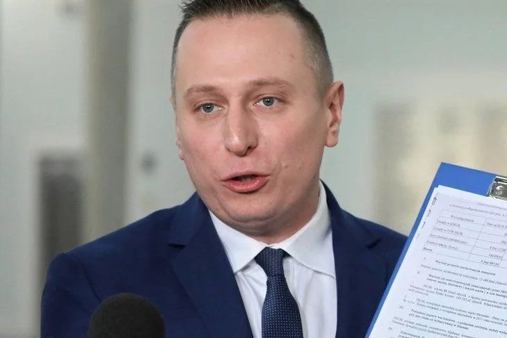 Krzysztof Brejza domaga się wyjaśnień w sprawie maseczek