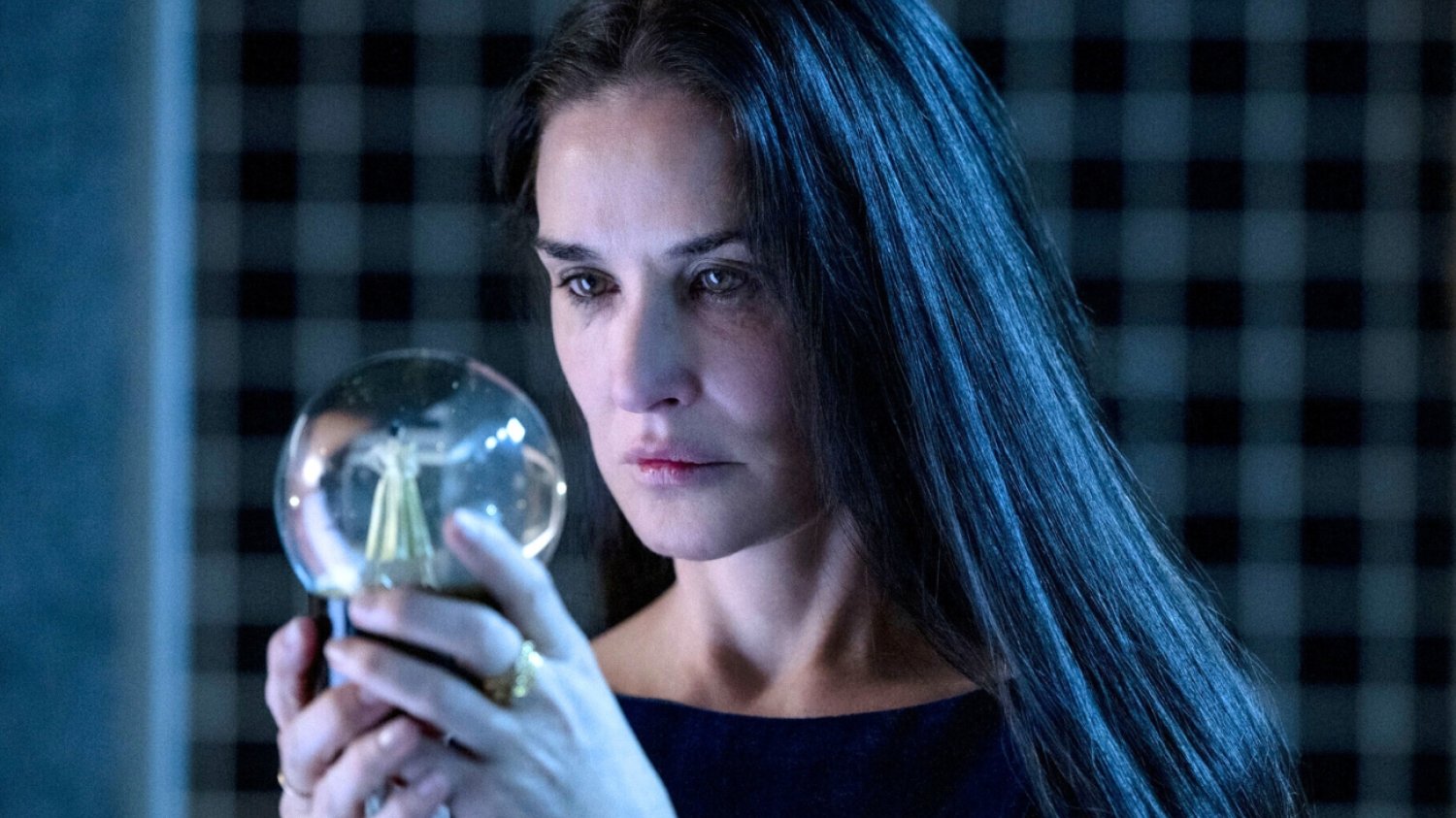 Za tę rolę Demi Moore powalczy o Oscara. Oto gdzie obejrzycie "Substancję" Gdzie obejrzeć film Substancja na VOD? Demi Moore walczy o Oscara