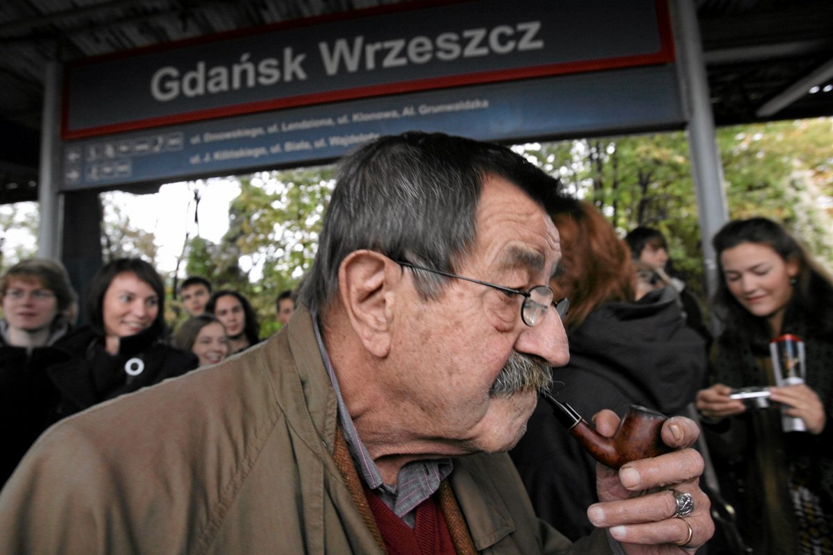 Günter Grass podczas wizyty w swoim rodzinnym Gdańsku. Siedziba Gminy Wyznaniowej Żydowskiej znajduje się nieopodal dworca Gdańsk Wrzeszcz.