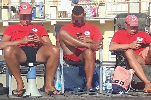 Ratownicy w Skorzęcinie nie byli specjalnie zainteresowani bezpieczeństwem kąpiących się.