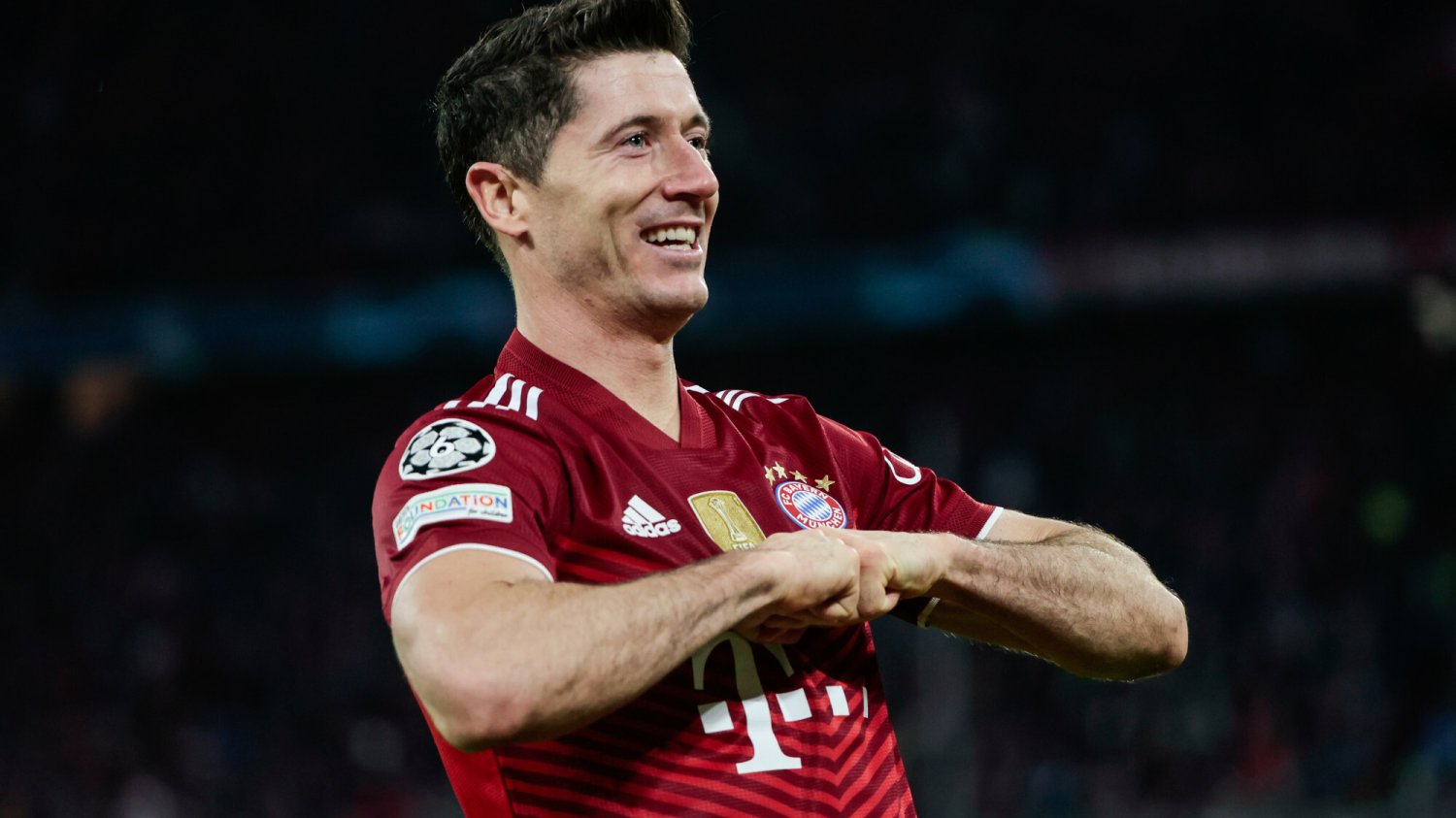 Robert Lewandowski wygrał plebiscyt dziennika "Tuttsport", doceniła go też FIFA