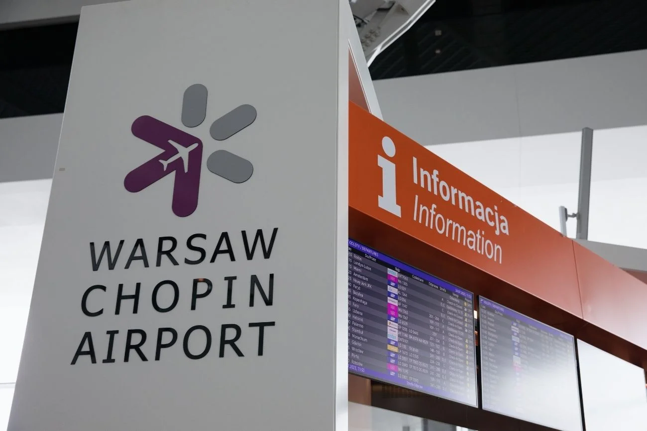 Zamknięto cztery lotniska w Polsce. Zamknięto cztery lotniska w Polsce.