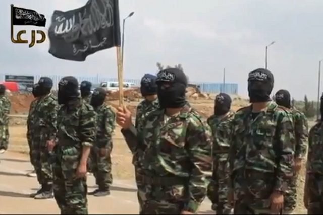 Marcin Suder uciekł islamskim bojownikom. Na zdjęciu członkowie paramilitarnego Frontu Obrony Ludności Lewantu