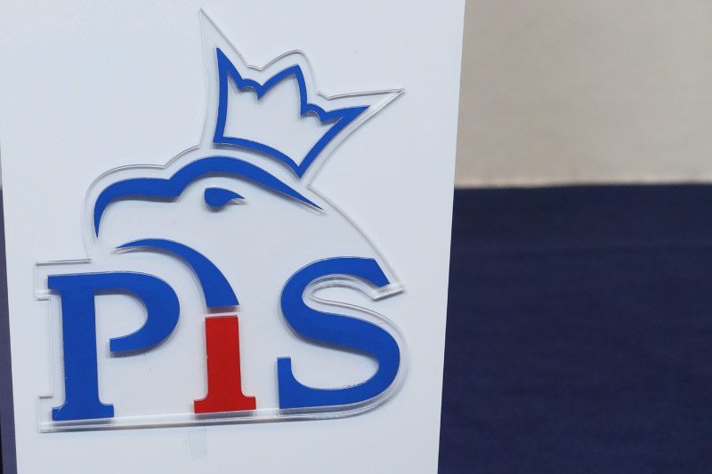 Kolejny atak na biuro poselskie PiS. Tym razem ucierpiał jego pracownik.