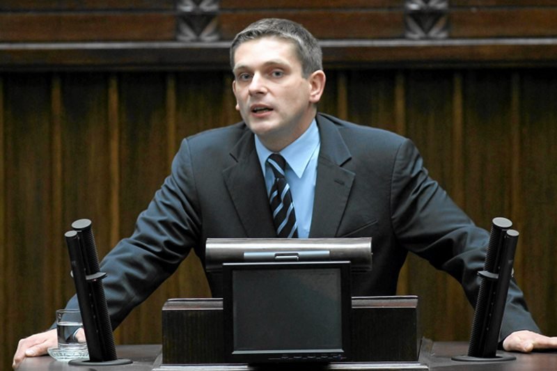 Poseł PiS Bartosz Kownacki "zasłynął" wypowiedzią o "pedalskiej tęczy" na Placu Zbawiciela