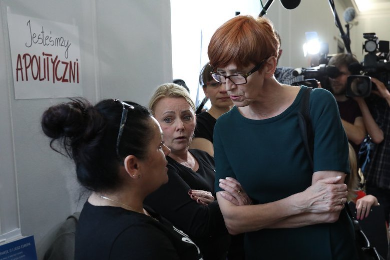 Autorzy ustawy o pomocy osobom niepełnosprawnym popełnili błąd, który w praktyce wyłącza z systemu pomocy wszystkie dzieci poniżej szesnastego roku życia.