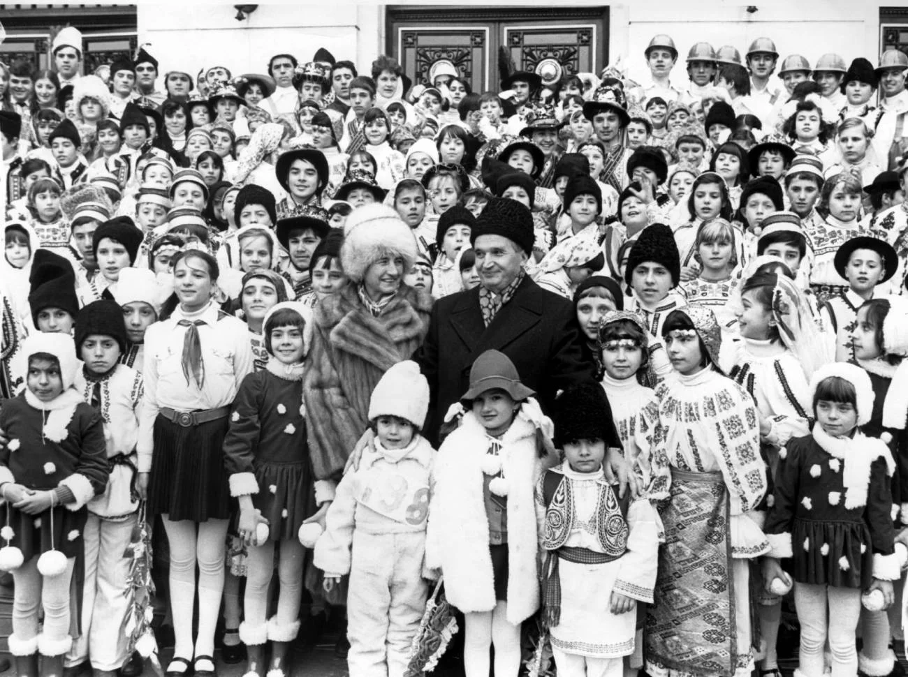 Para Ceausescu w towarzystwie dzieci
