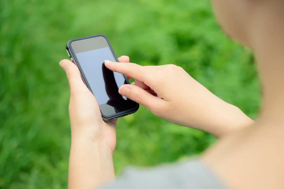 Czy szaleństwo wokół nowego iPhone'a może doprowadzić do "rasizmu technologicznego"?
