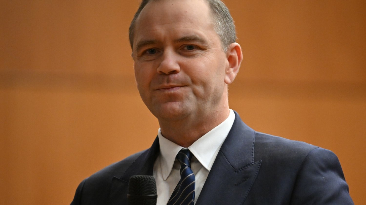 Nawrocki miał wydać krocie na podróże. Prof. Dudek komentuje