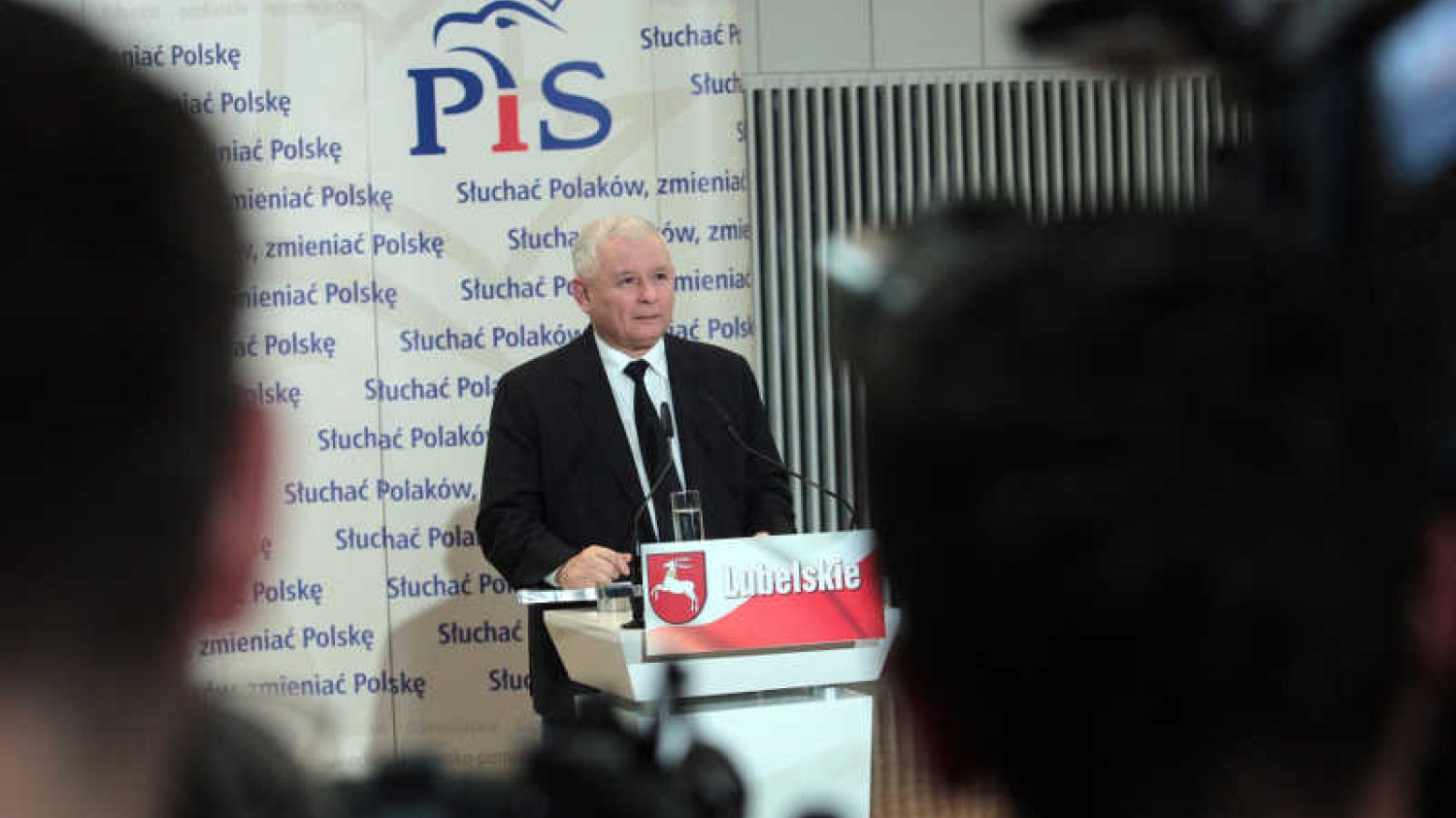 Jarosław Kaczyński ocenia, że prawdziwa afera to Amber Gold, a nie wyjazd posłów PiS do Madrytu.